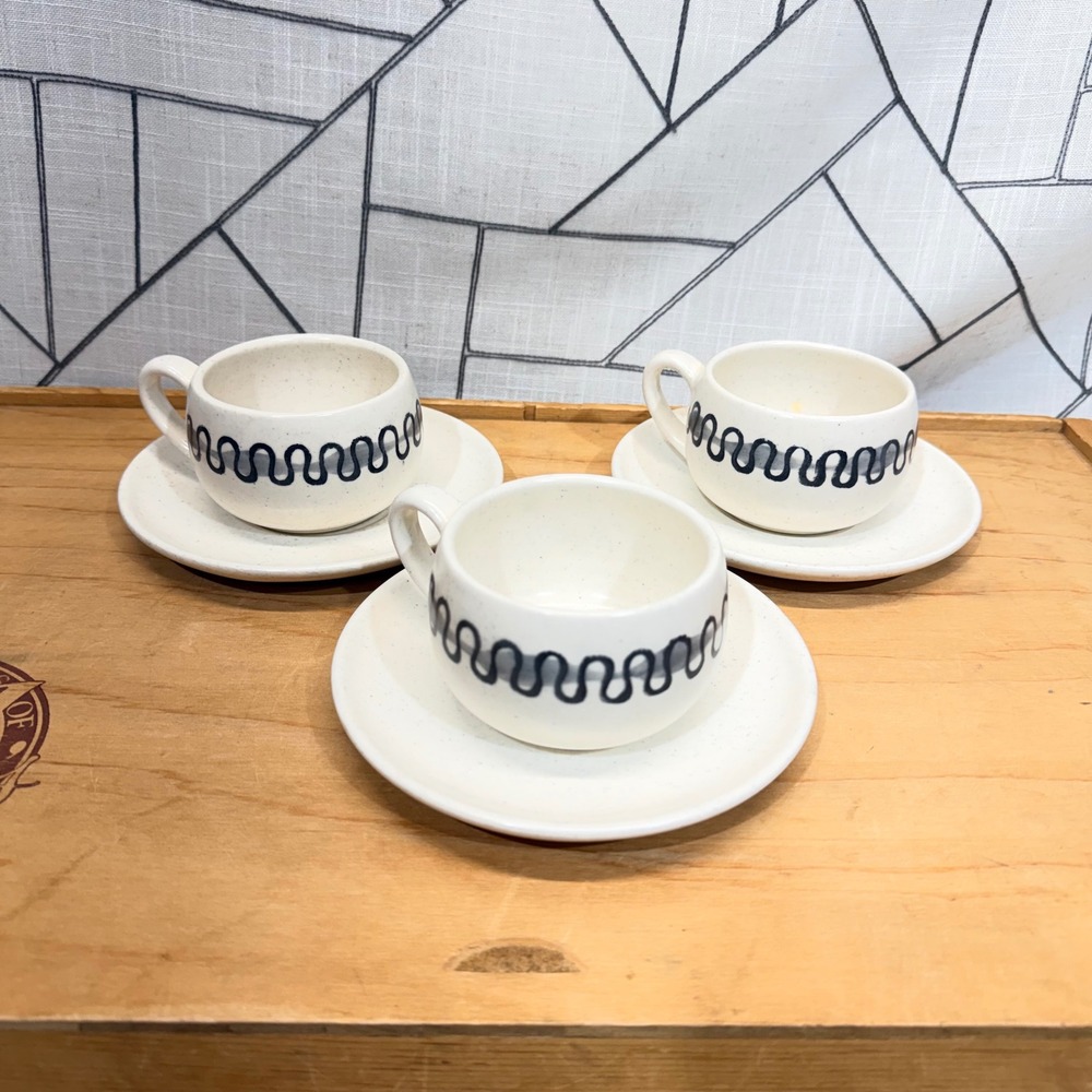 Vernonware Metlox Aztec Poppy Coffee‎ Cups Saucers Set 3 MCM Vintage Squiggle